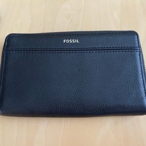 Fossil wallet